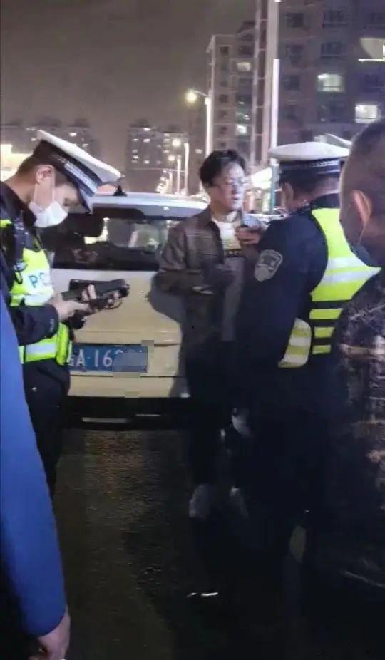 保安爆料酒驾视频播放 第2张 保安爆料酒驾视频播放 第2张