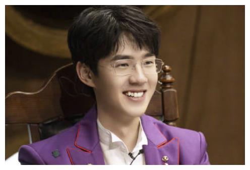 娱乐吃瓜男明星做头发,吃瓜群众揭秘男明星发型大变脸  第1张